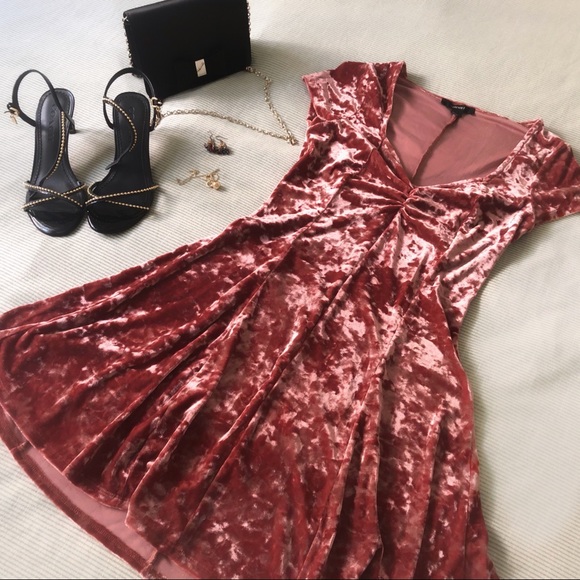 Forever 21 Dresses & Skirts - FOREVER 21 Velvet Mini Dress